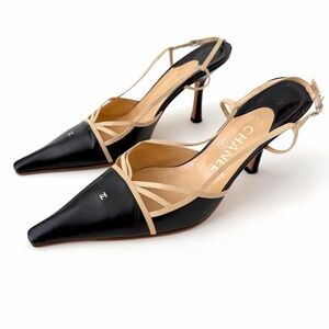 CHANEL | Vintage Black Tan Leather Slingback Pumps Pointed Toe Heels EU 40.5